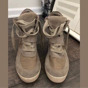 STEVE MADDEN Olympa Wedge Gym Shoe Taupe | Size 7